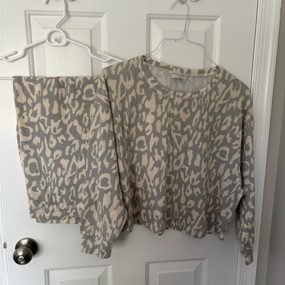 NWOT Dress Forum Patterned Set
